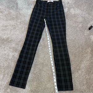 Hollister XS Ultra High-Rise Advance Stretch Gray and Black Plaid Pants